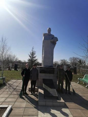 04.05.2024. в МБУ ДО «Десантник» принял участие в Акции «Сохрани память», посвященной уборке воинских захоронений.